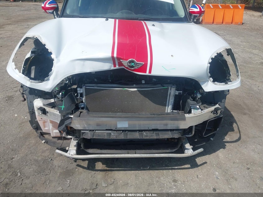 2018 Mini Countryman Cooper S VIN: WMZYT5C35J3E69195 Lot: 45240506
