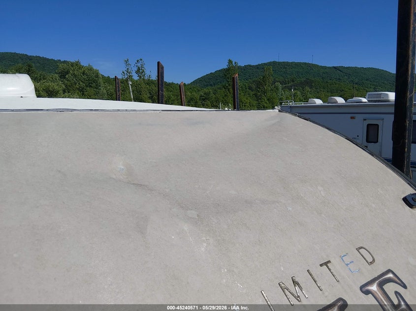 2015 FOREST RIVER GREY WOLF 2500 auction photo 6