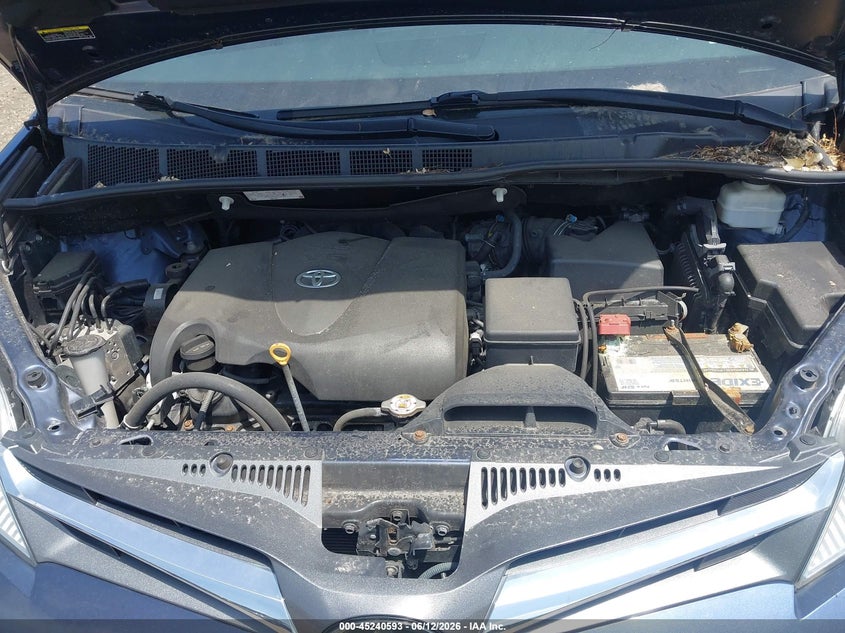 TOYOTA SIENNA - zdjęcie 10