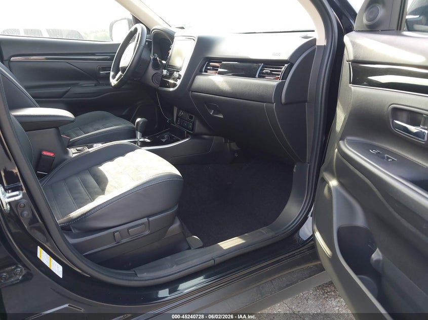 2020 MITSUBISHI OUTLANDER auction photo 5