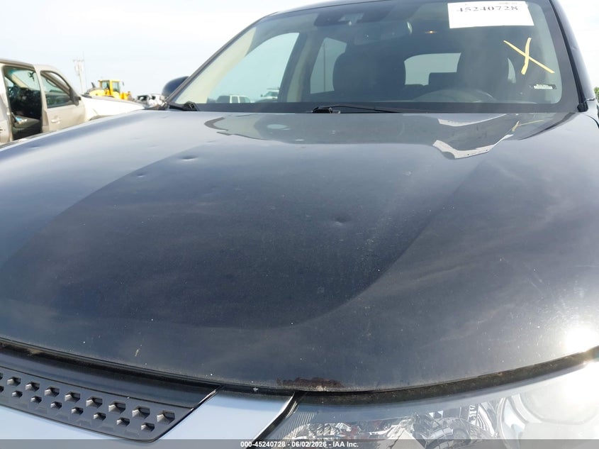 2020 MITSUBISHI OUTLANDER auction photo 6