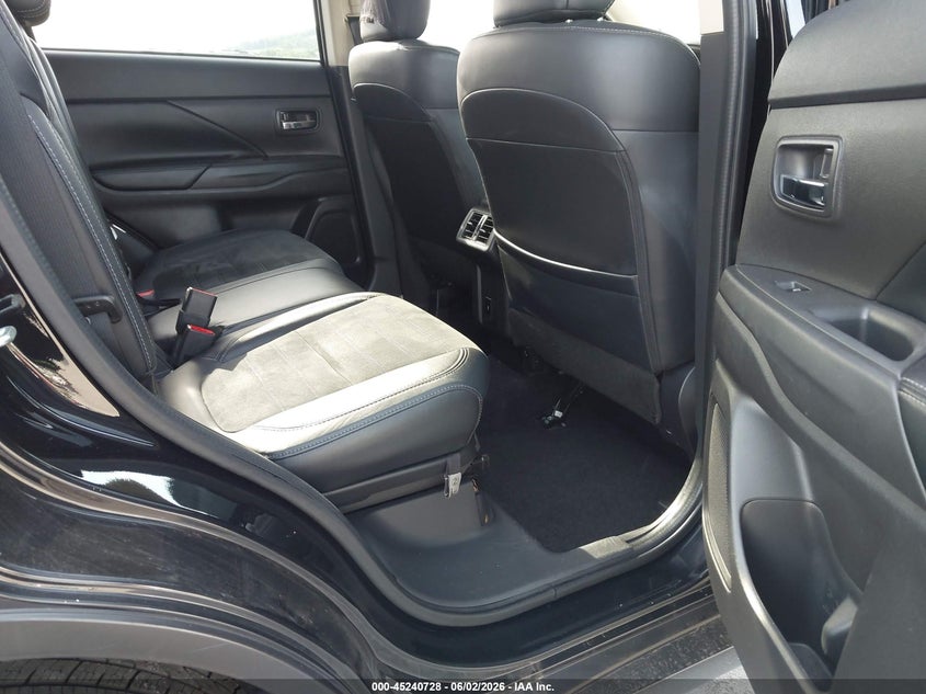 2020 MITSUBISHI OUTLANDER auction photo 8
