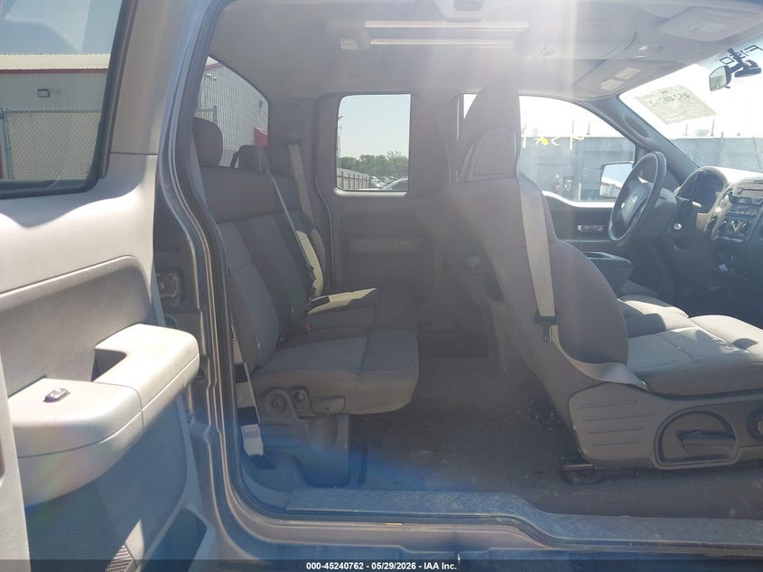 2004 FORD F-150 auction photo 8