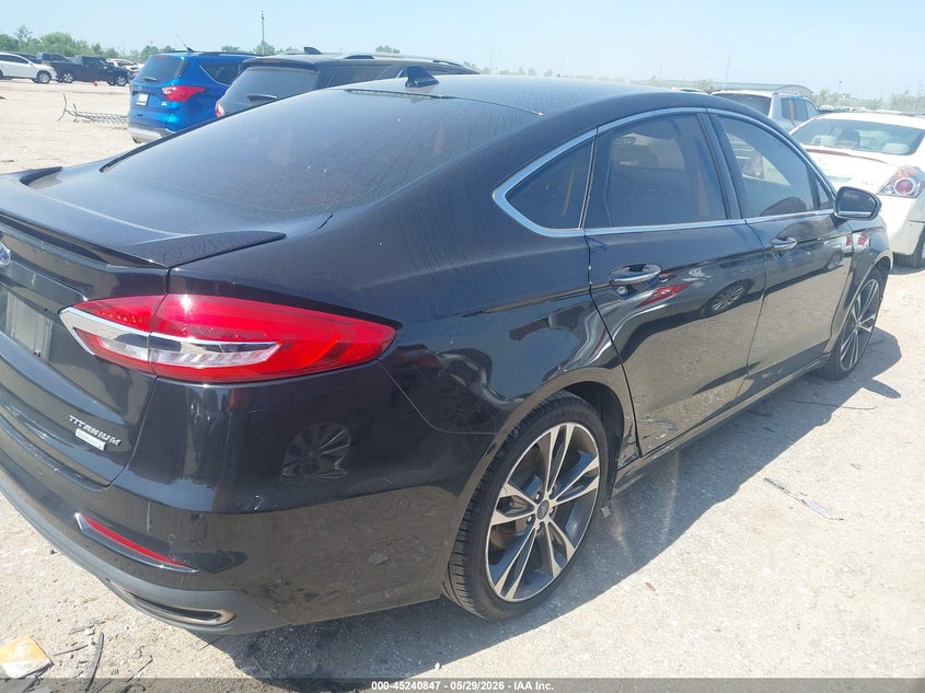 2020 FORD FUSION auction photo 4