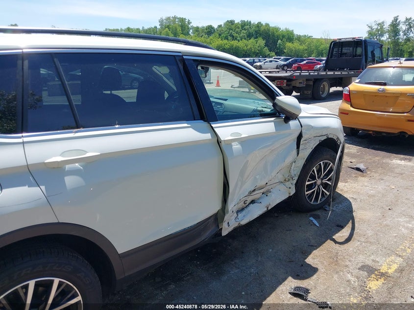 2019 VOLKSWAGEN TIGUAN 2.0T SE/2.0T SEL/2.0T SEL R-LINE/2.0T SEL R-LINE BLACK — Фото 18