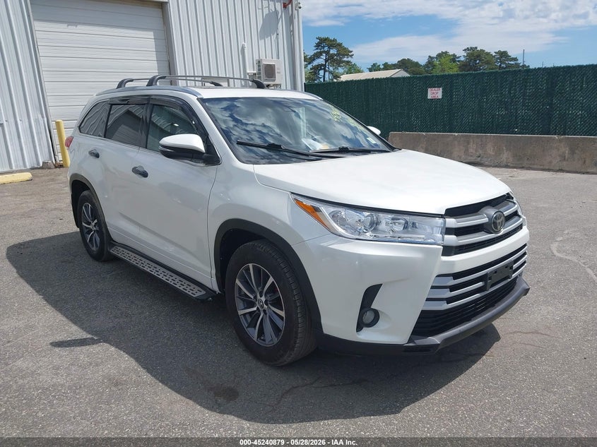 2017 TOYOTA HIGHLANDER XLE