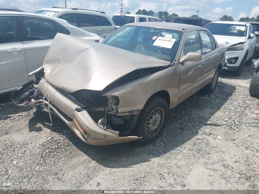 1996 TOYOTA CAMRY auction photo 2