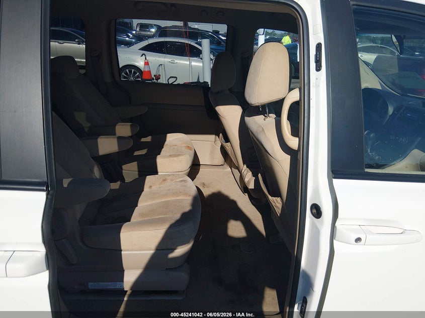 2007 Hyundai Entourage Gls/Limited/Se VIN: KNDMC233276032241 Lot: 45241042