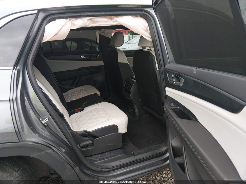 2024 Volkswagen Atlas Cross Sport 2.0T Sel Premium R-Line VIN: 1V2FE2CA2RC239118 Lot: 45241092