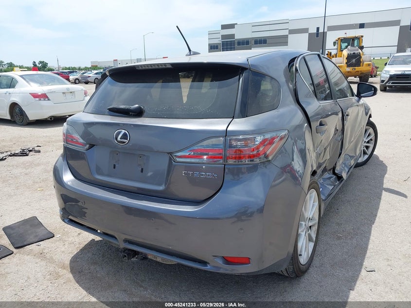 2013 LEXUS CT 200H auction photo 4