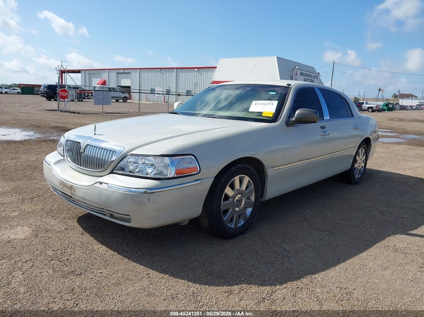 2007 Lincoln Town Car Designer Series 1LNHM83V37Y616652 photo 1