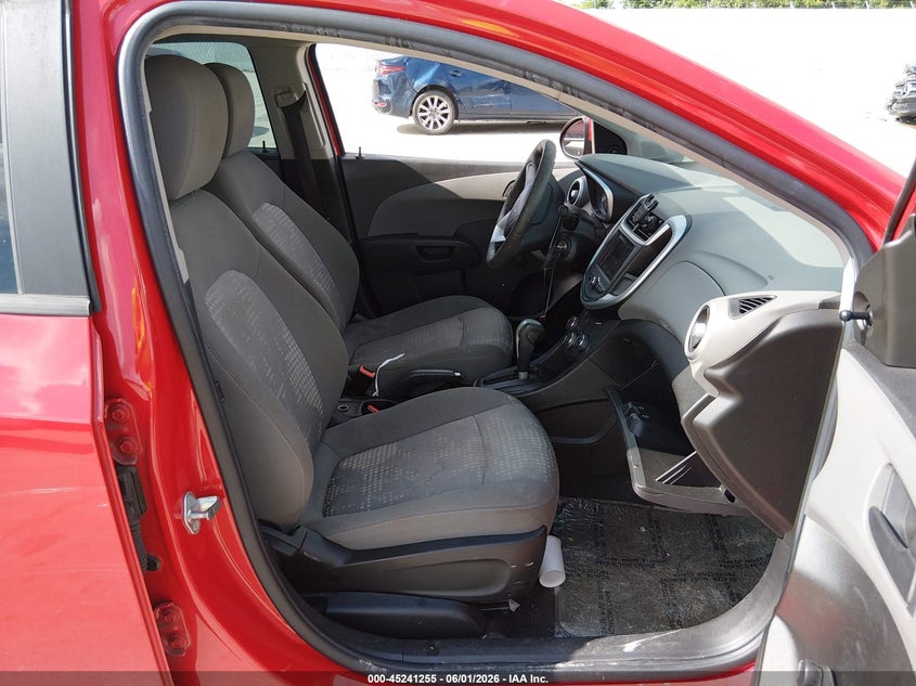 2018 CHEVROLET SONIC auction photo 5