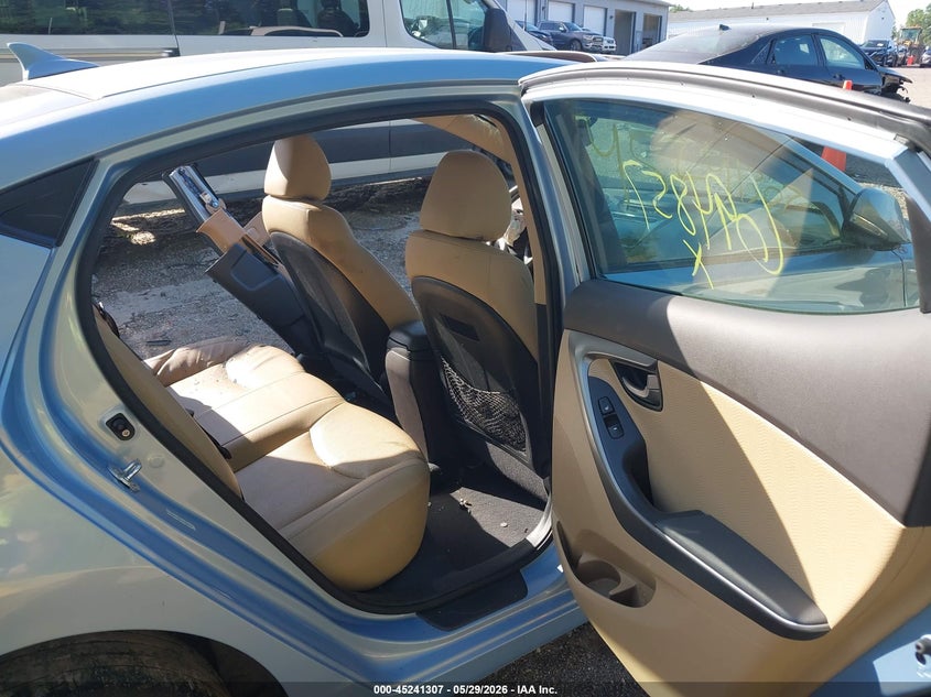 2013 HYUNDAI ELANTRA auction photo 8