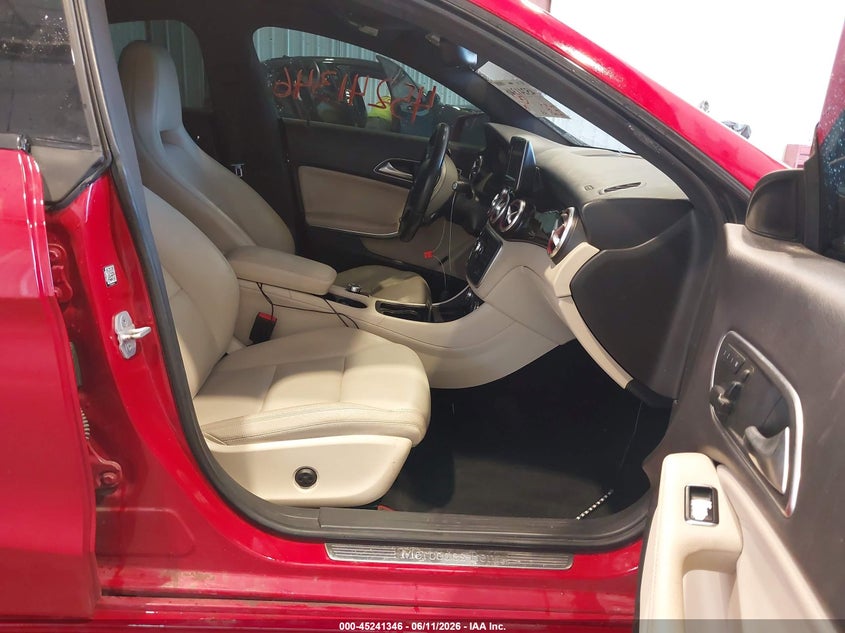 2014 MERCEDES-BENZ CLA 250 — zdjęcie 5