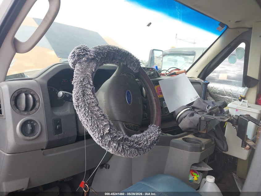 2009 FORD E-350 CUTAWAY auction photo 6