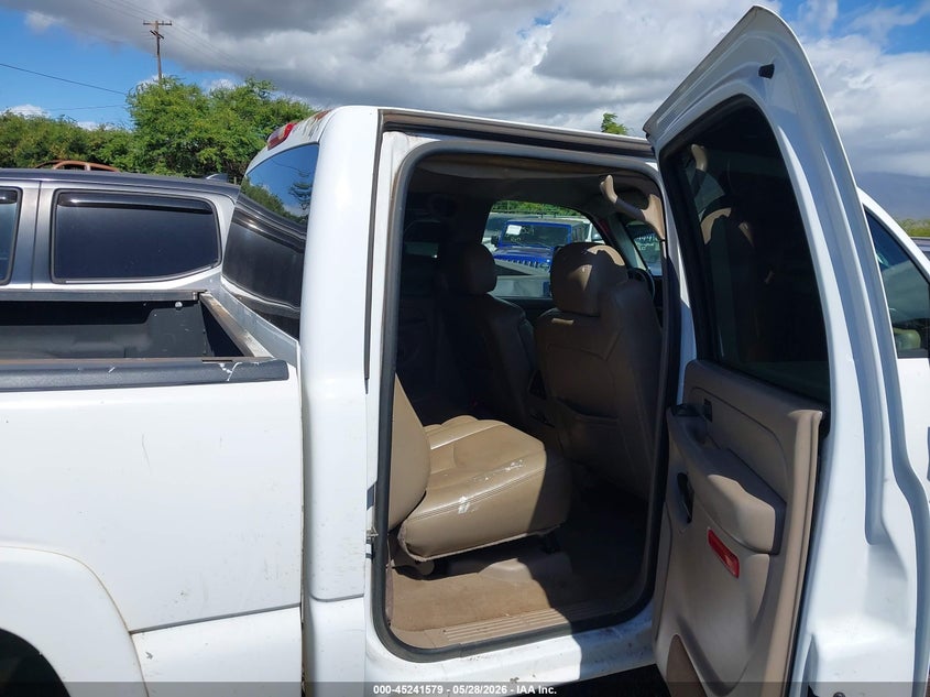 2005 CHEVROLET SILVERADO PICKUP 5.3L V-8 295HP