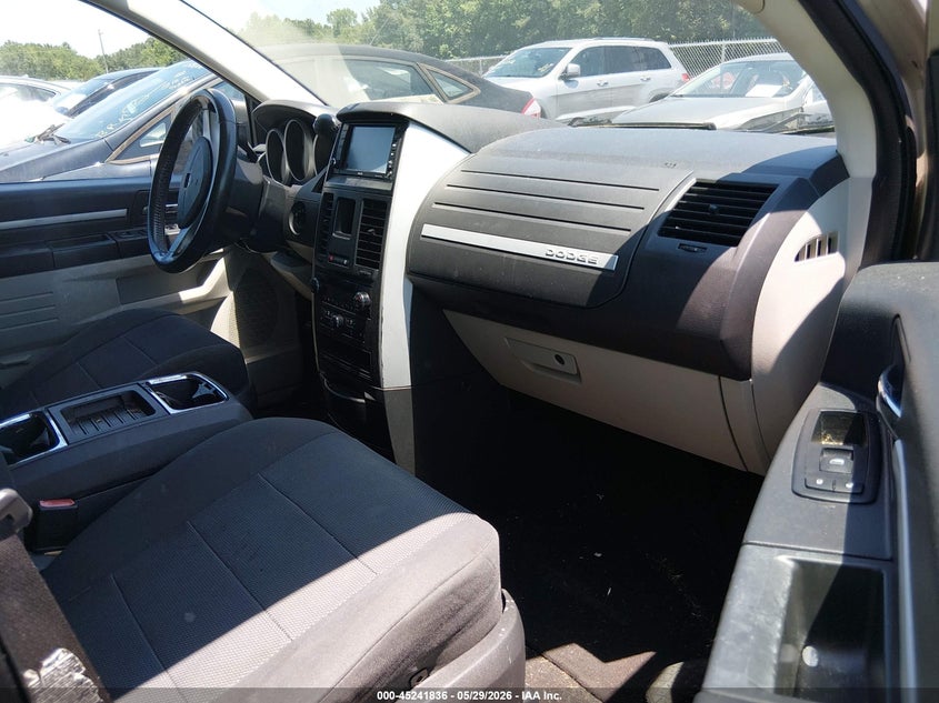 2008 DODGE GRAND CARAVAN auction photo 5