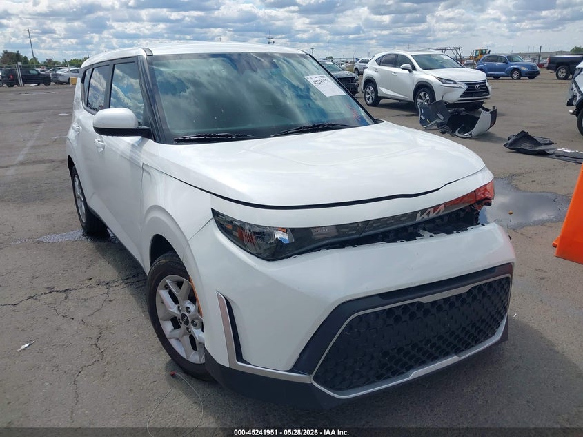 Vin: kndj23auxp7865576, lot: 45739742, kia soul s 2023 img_1