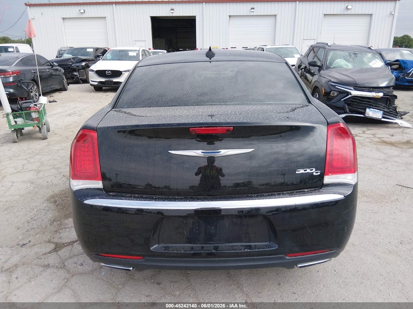 2016 Chrysler 300C VIN: 2C3CCAEG4GH208151 Lot: 45242140