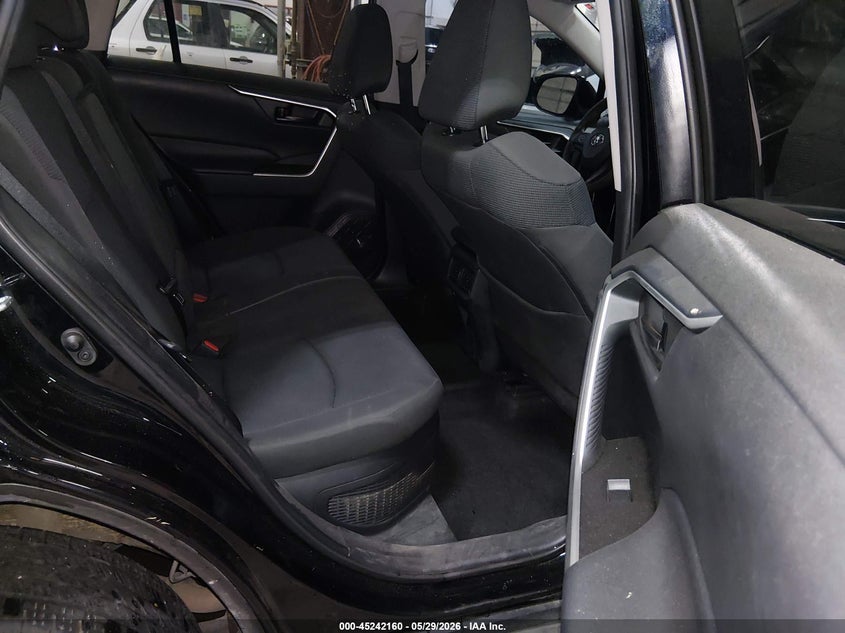 VIN 2T3MWRFV6KW038631 2019 TOYOTA RAV4 HYBRID LE