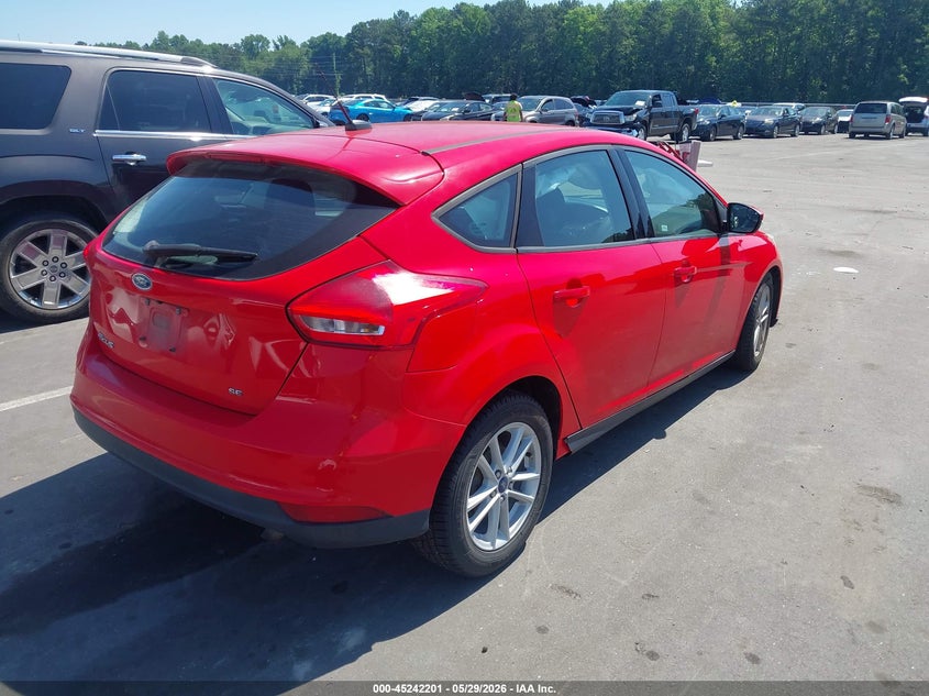 Vin: 1fadp3k27hl215579, lot: 45739992, ford focus se 20174