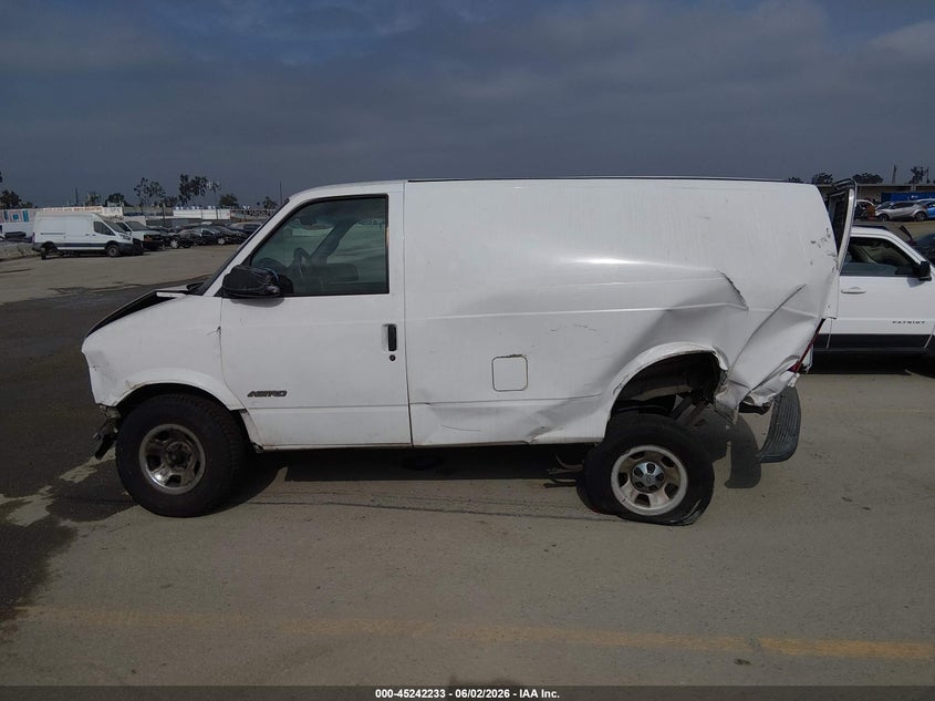 2002 Chevrolet Astro VIN: 1GCDM19X62B126656 Lot: 45242233