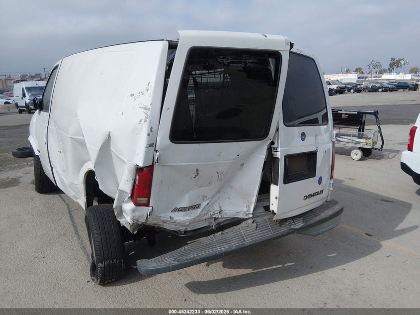 2002 Chevrolet Astro VIN: 1GCDM19X62B126656 Lot: 45242233