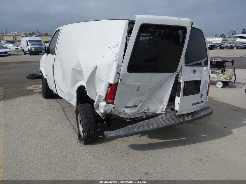 2002 CHEVROLET ASTRO auction photo 3