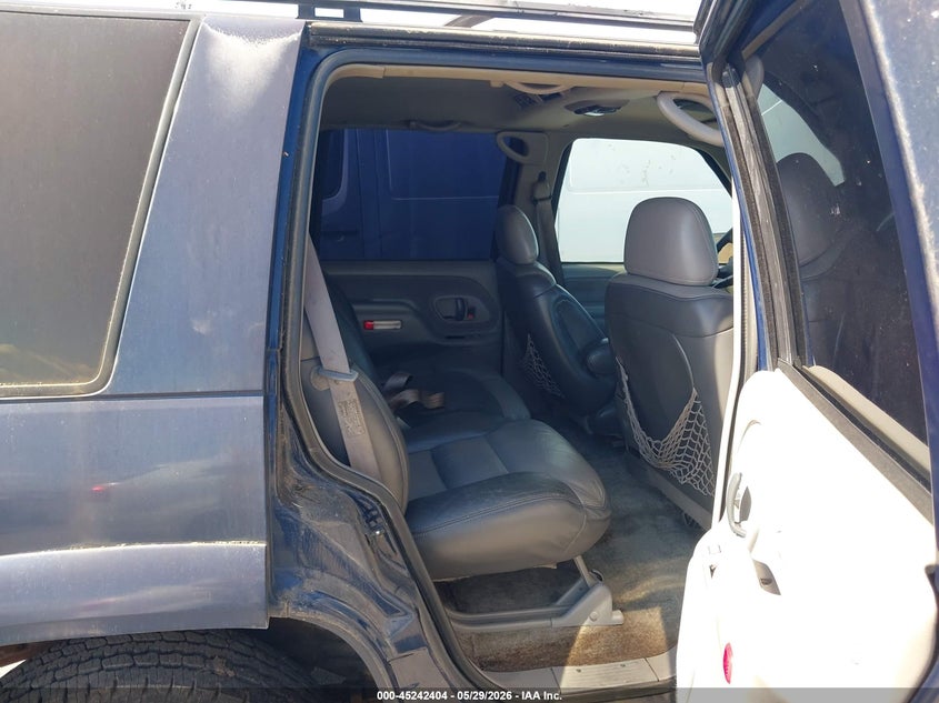 2000 Chevrolet Tahoe Z71 VIN: 1GNEK13R9YR221031 Lot: 45242404
