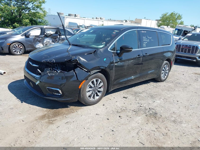Vin: 2c4rc1s70sr573858, lot: 45740220, chrysler pacifica hybrid select 20252