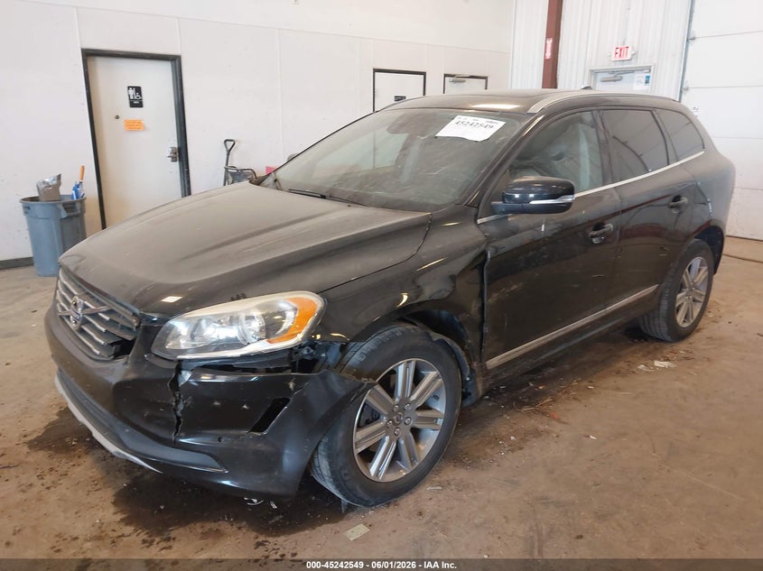 2017 VOLVO XC60 auction photo 2