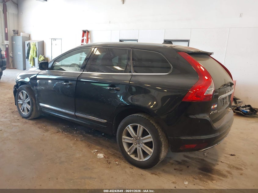 2017 VOLVO XC60 auction photo 3