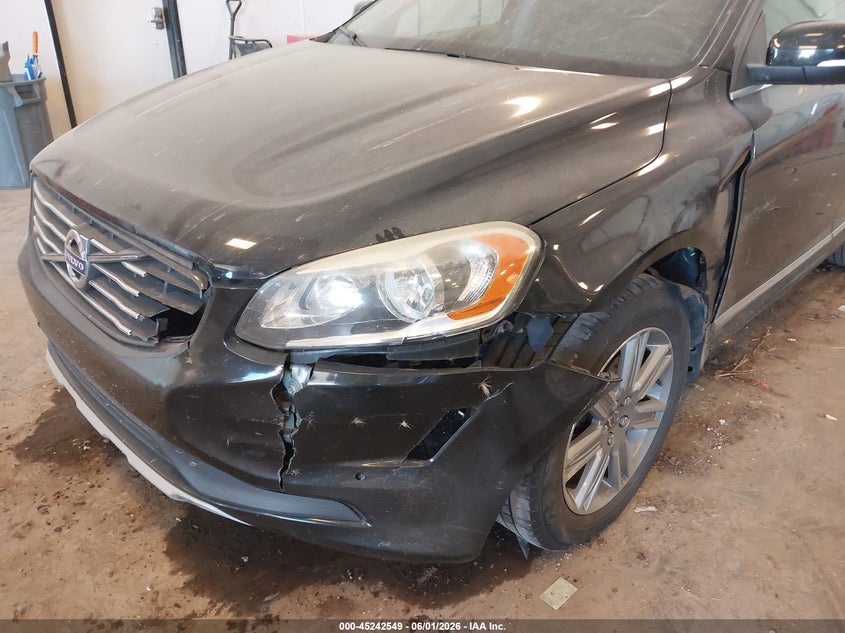 2017 VOLVO XC60 auction photo 6