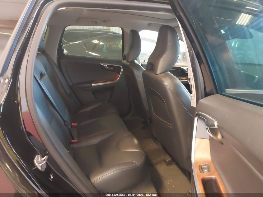 2017 VOLVO XC60 auction photo 8