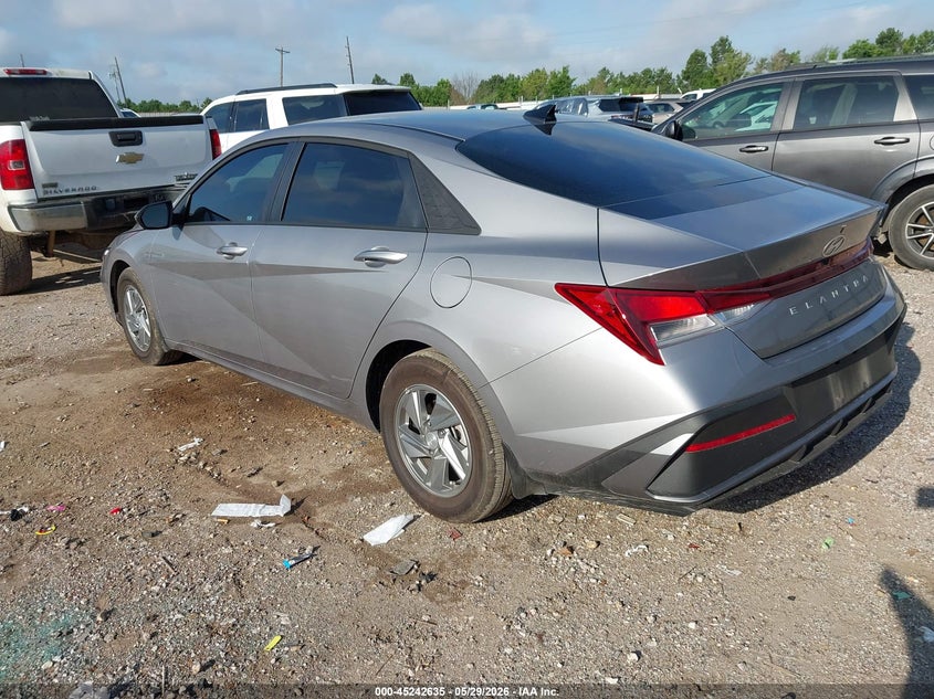 2026 HYUNDAI ELANTRA auction photo 3