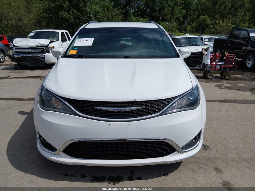 2018 Chrysler Pacifica Touring L VIN: 2C4RC1BG1JR290464 Lot: 45242670
