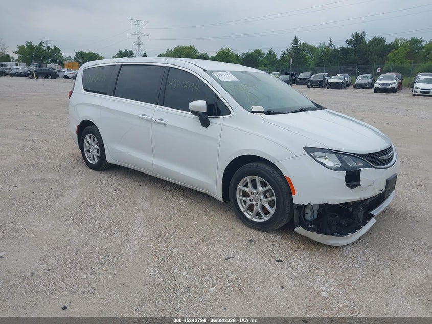 Vin: 2c4rc1dg8hr520802, lot: 45740585, chrysler pacifica touring 2017 img_1