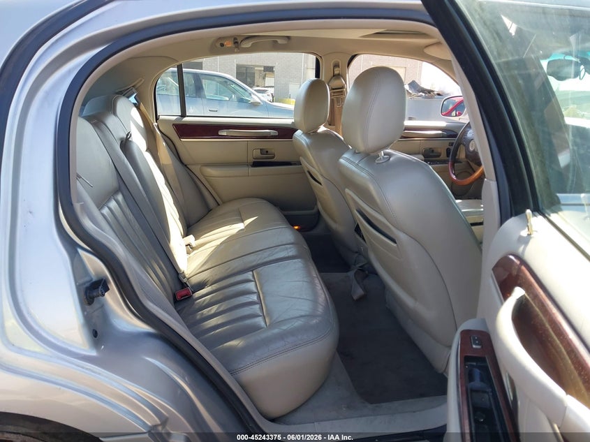 2003 LINCOLN TOWN CAR auction photo 8
