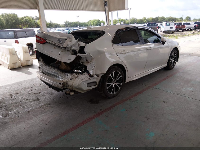 Фото 4 - TOYOTA CAMRY