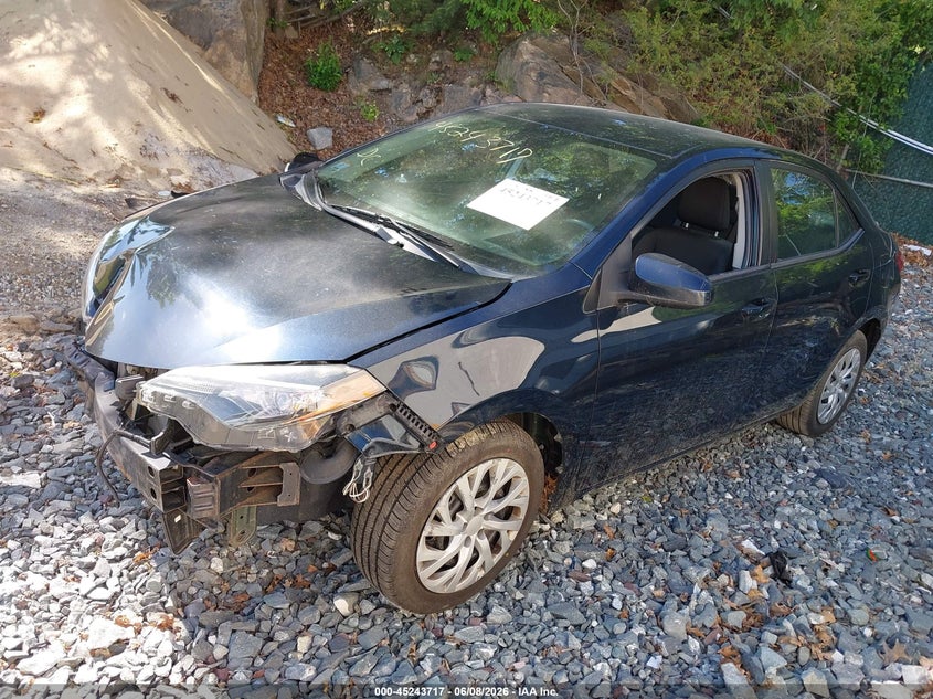 2017 Toyota Corolla Le 2T1BURHE0HC824681 photo 1