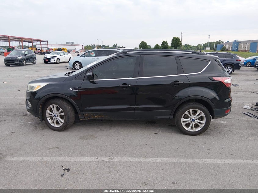 VIN 1FMCU9GD4JUA03066 2018 FORD ESCAPE SE