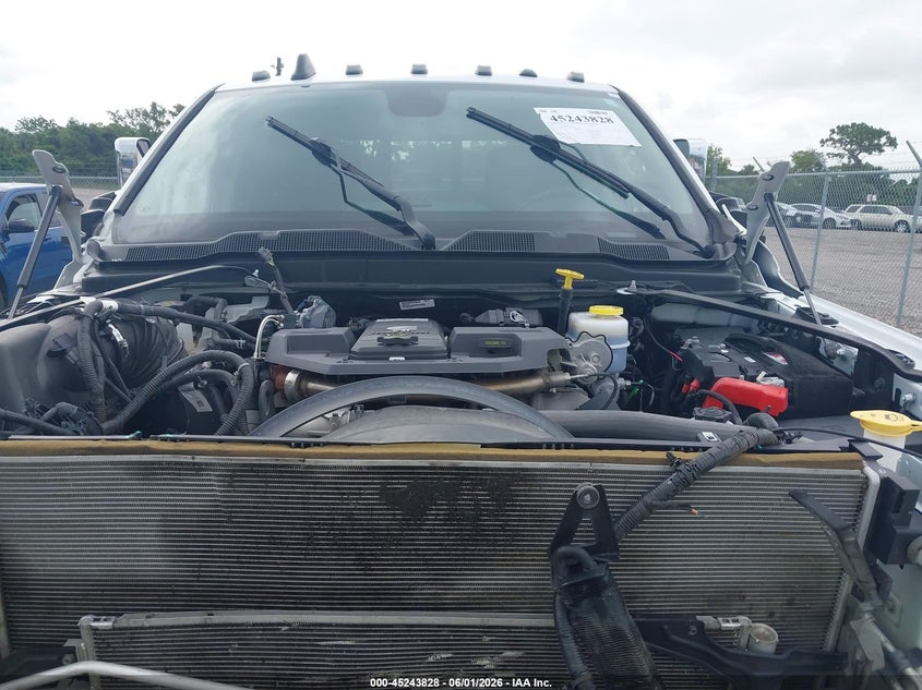 2022 Ram 3500 Laramie 4X4 8' Box VIN: 3C63RRJL5NG135565 Lot: 45243828