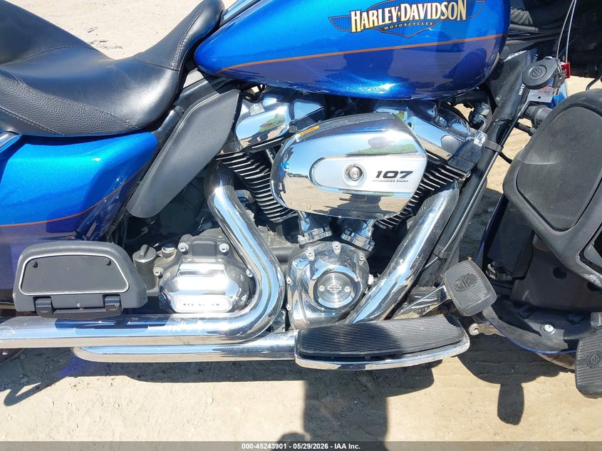 2017 Harley-Davidson Flhtk Ultra Limited VIN: 1HD1KED12HB631345 Lot: 45243901