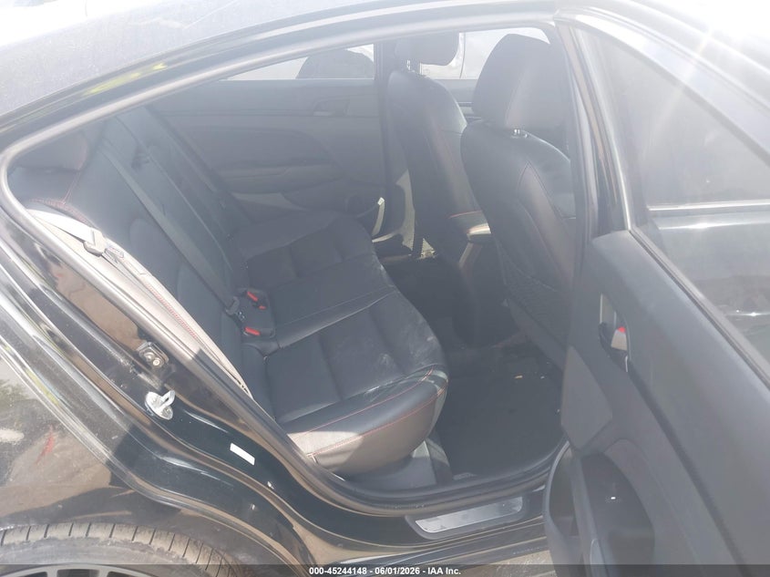2018 HYUNDAI ELANTRA auction photo 8