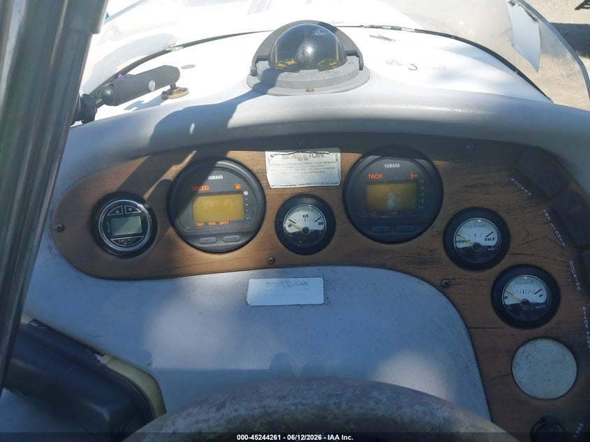1999 COBIA 24' auction photo 7