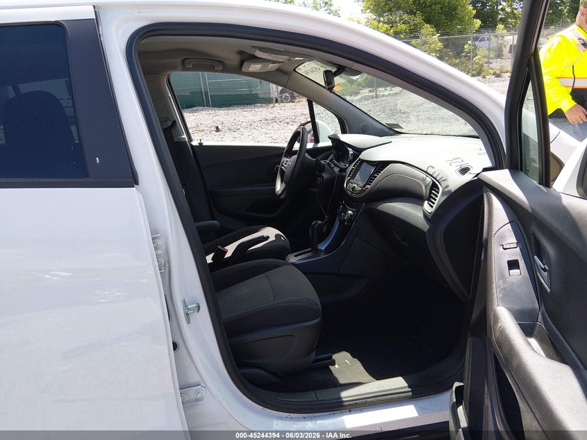 2020 CHEVROLET TRAX auction photo 5