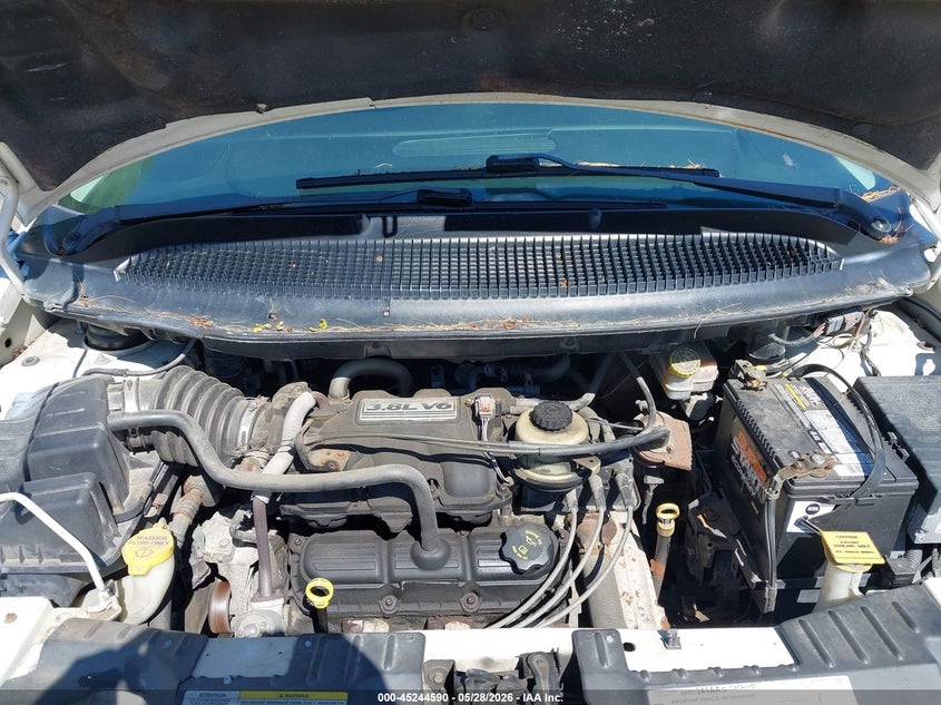 2005 Chrysler Town & Country Touring VIN: 2C4GP54L55R433385 Lot: 45244590