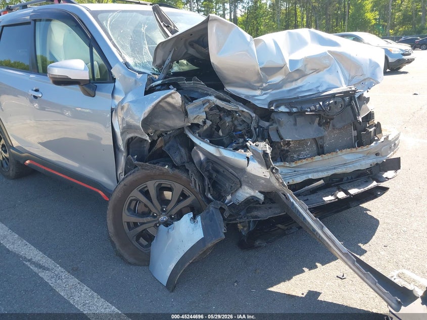 2020 SUBARU FORESTER auction photo 6