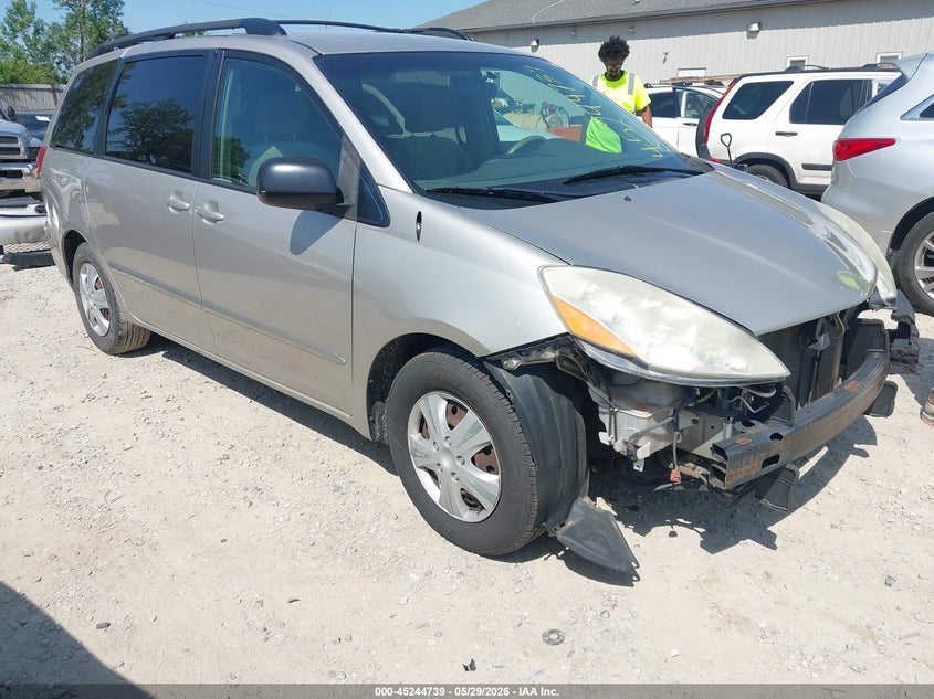 2008 TOYOTA SIENNA LE