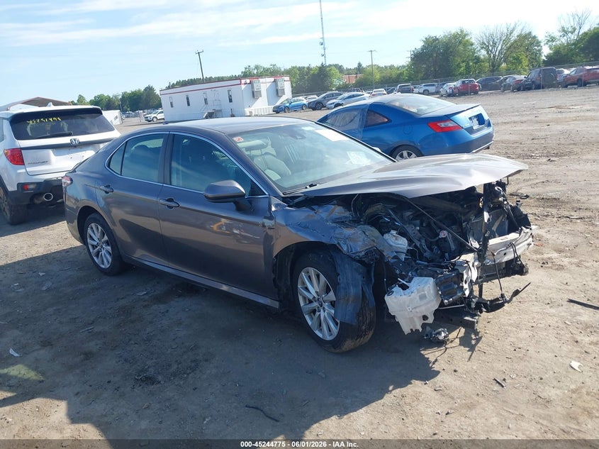 TOYOTA CAMRY LE 2019